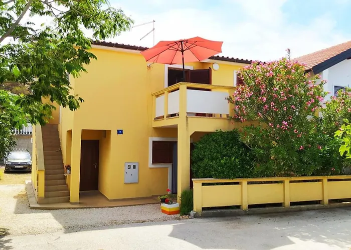 Apartment Lucica 2 *