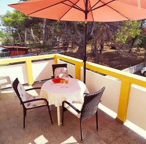 Apartment Lucica 2 *